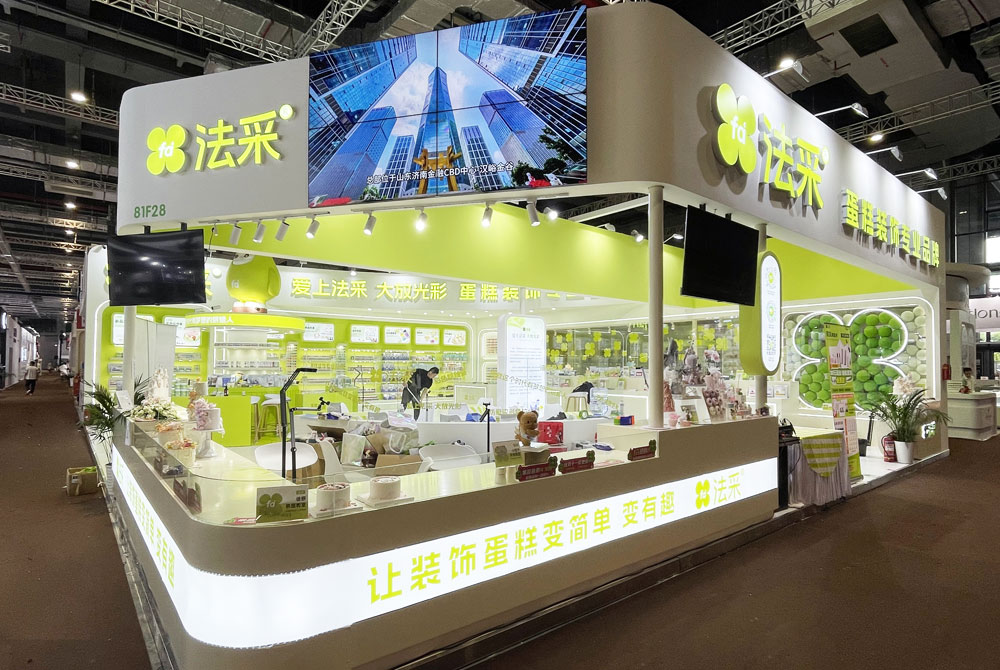 如何通過(guò)展位設(shè)計(jì)來(lái)提升品牌形象和吸引潛在客戶(hù)？